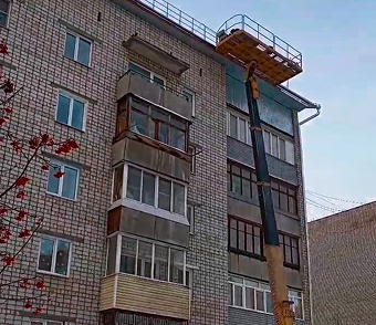 Фото услуги 'Очистка крыш, козырьков домов от снега и наледи'
